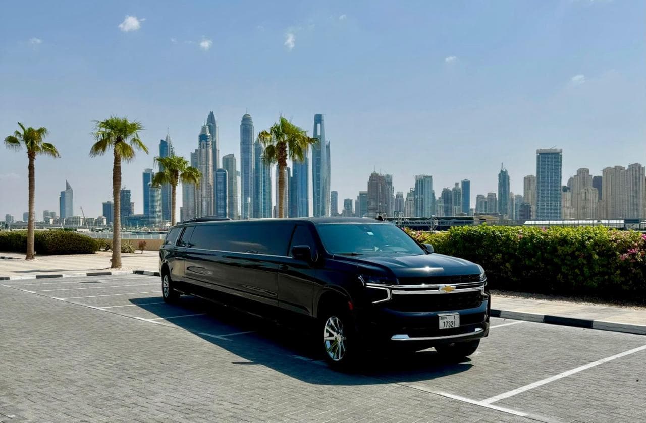 Chevrolet Suburban Black Edition 20 Pax - Image 3