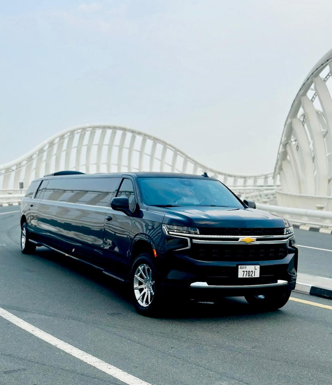 Chevrolet Suburban Black Edition 20 Pax