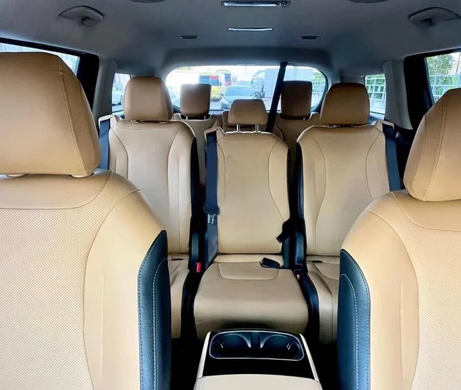 Cadillac Escalade - Image 2