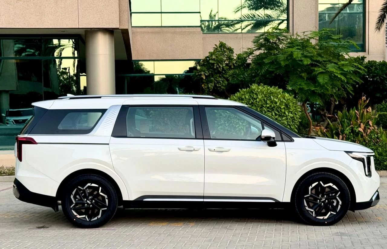 KIA Carnival - Image 2