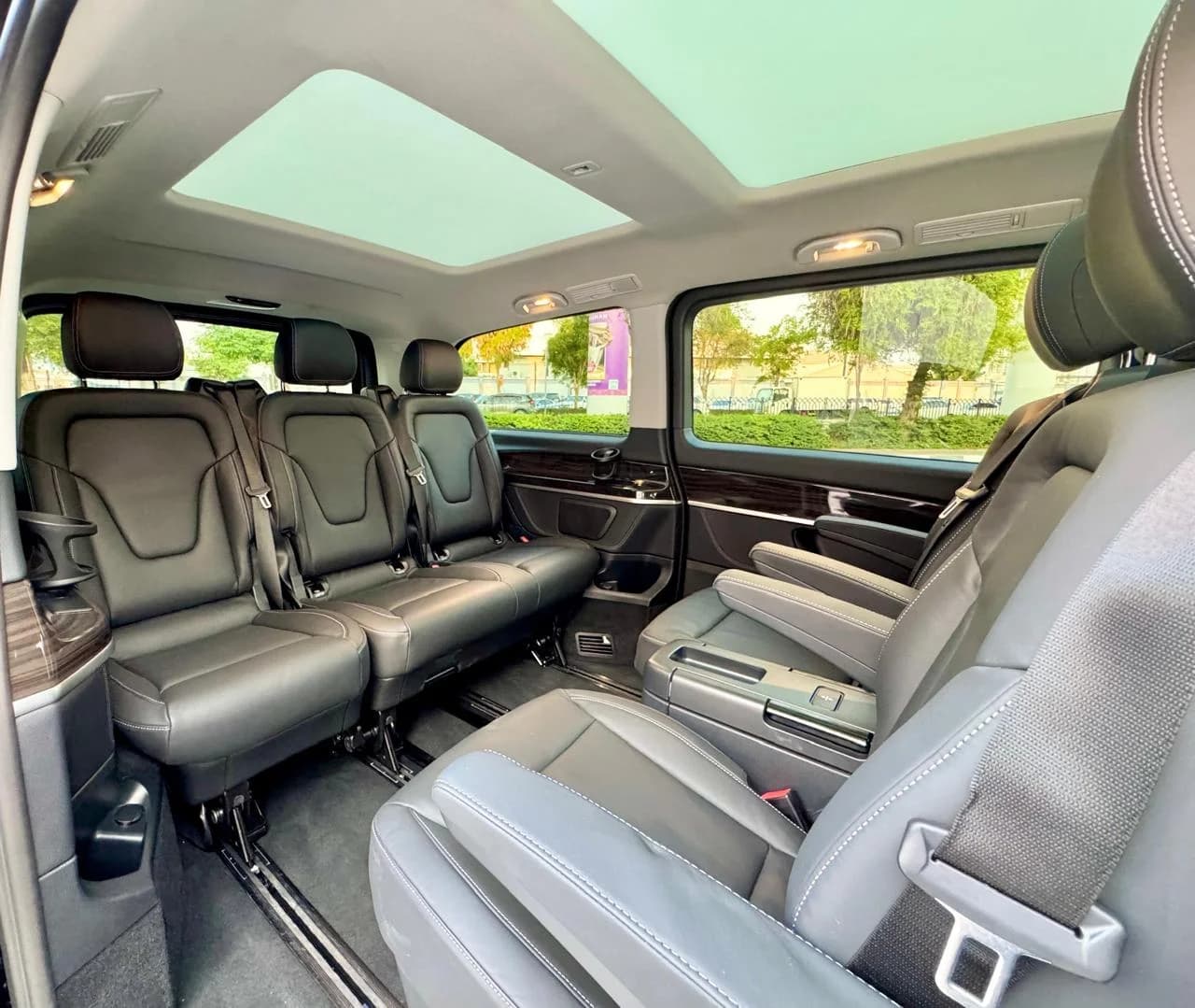 Mercedes Benz V Class - Image 3